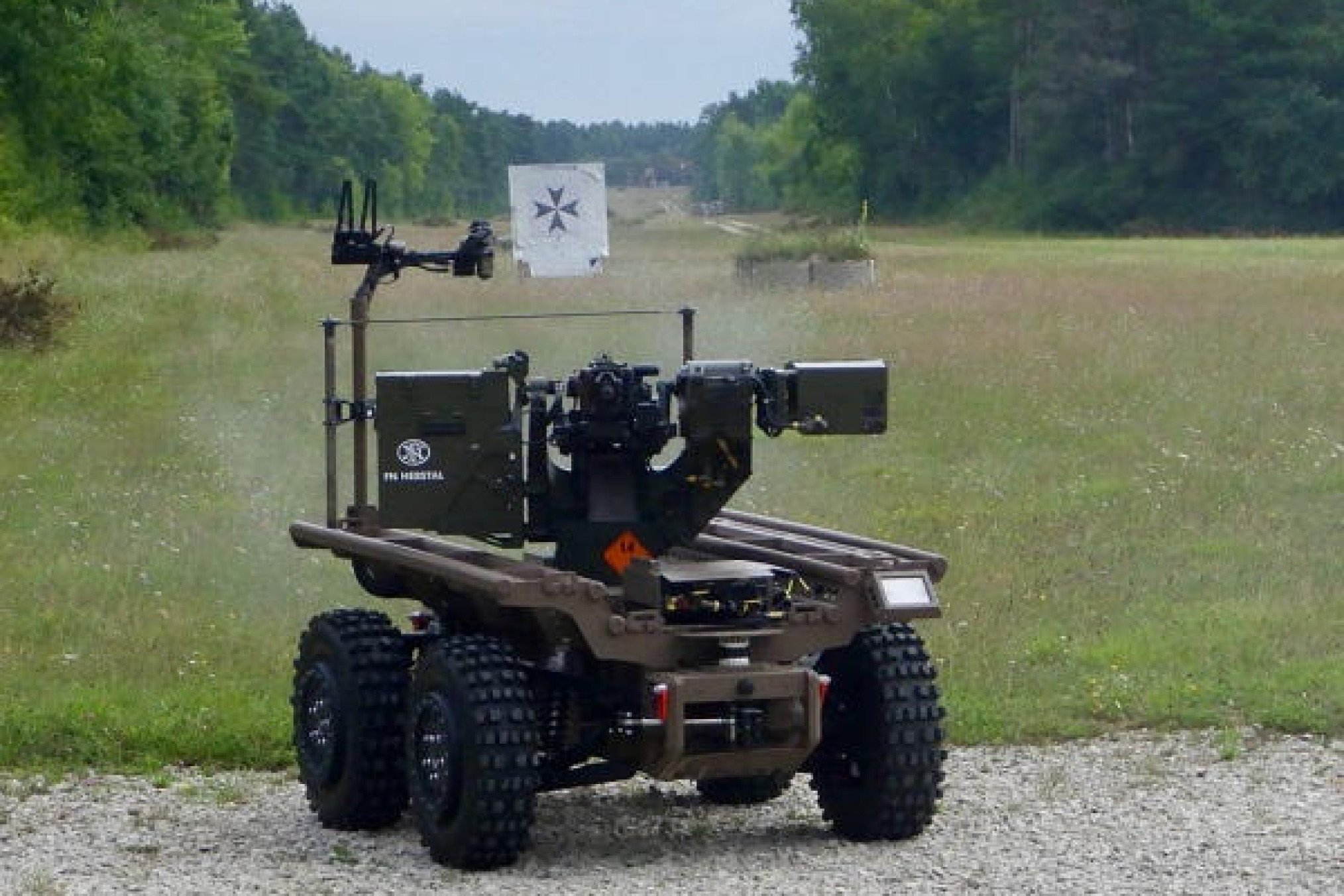 UGV Aurochs 4x4 with FN DEFENDER. (Source: Opex360)